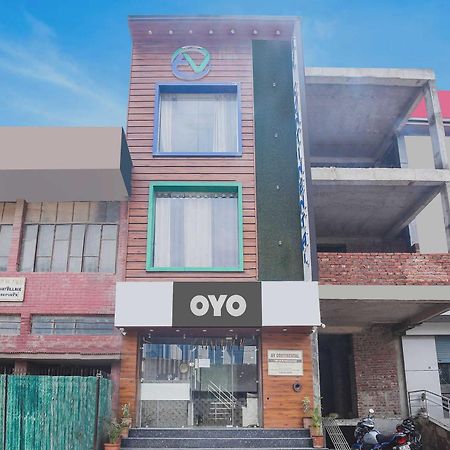 Hotel O Av Continental Zirakpur Exterior photo