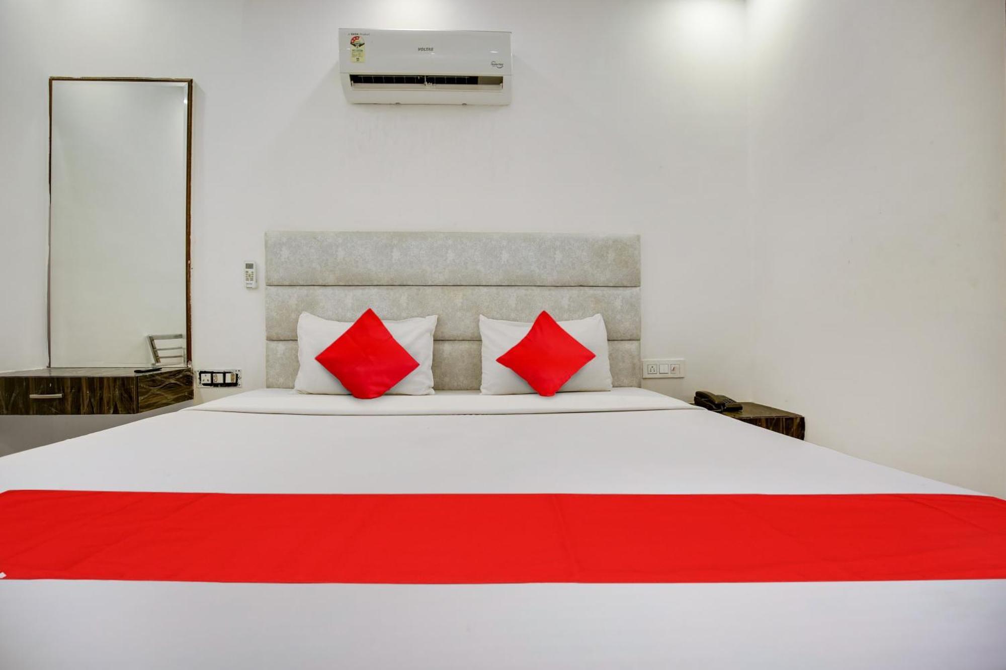 Hotel O Av Continental Zirakpur Exterior photo