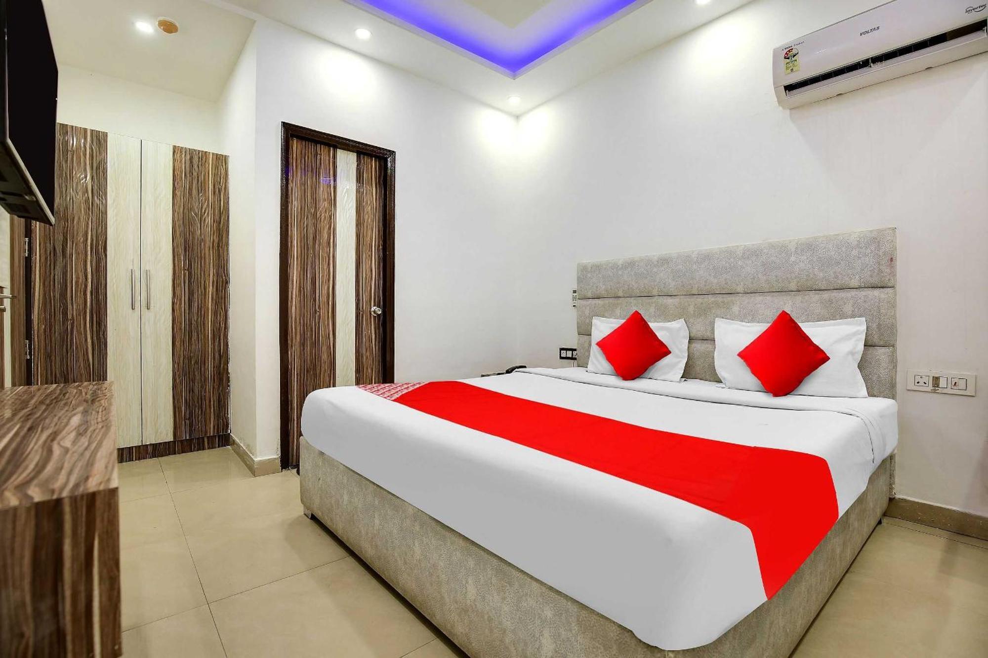 Hotel O Av Continental Zirakpur Exterior photo