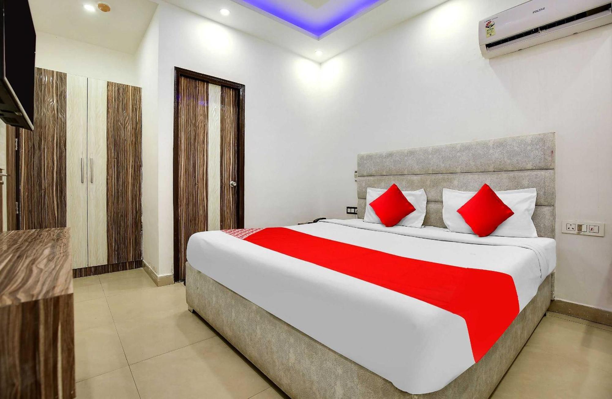 Hotel O Av Continental Zirakpur Exterior photo