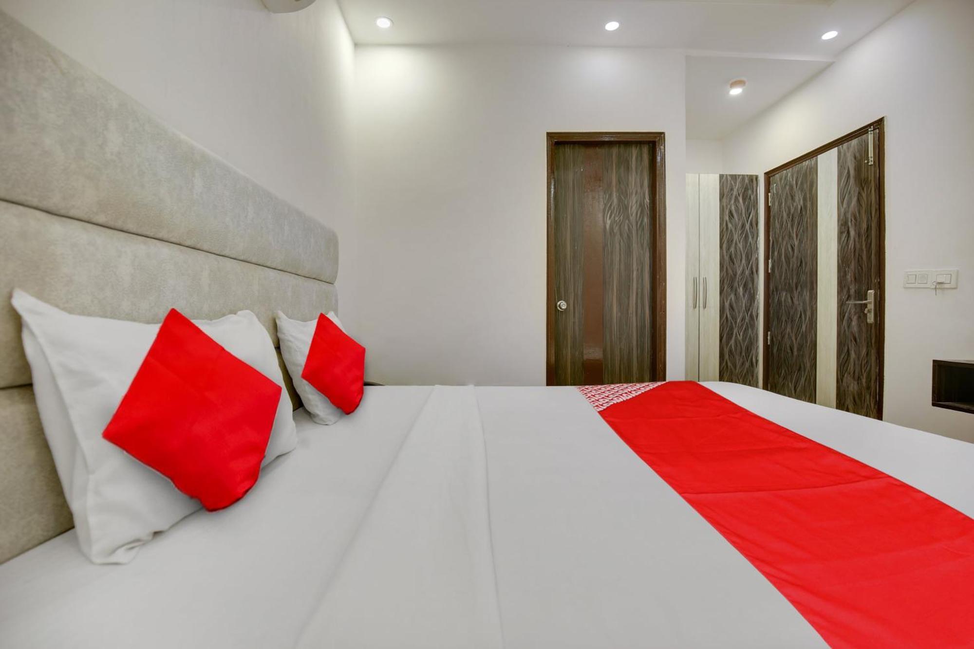 Hotel O Av Continental Zirakpur Exterior photo